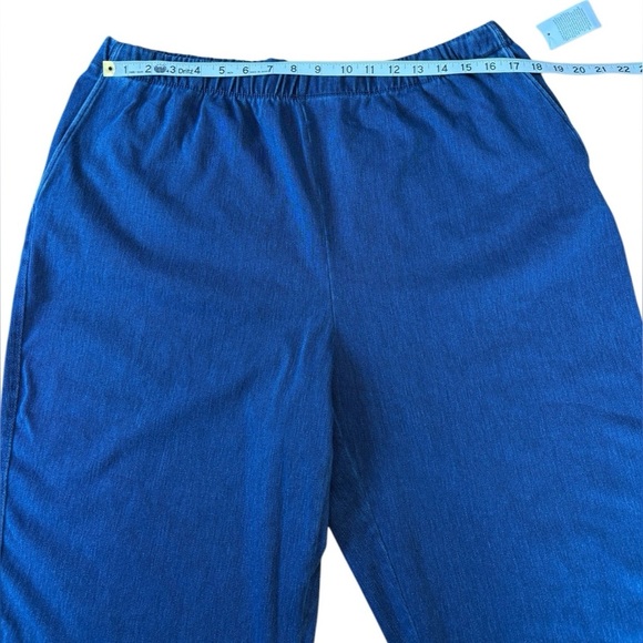 Lands' End, Sport Knit Denim Capri Pull On Pants, XL (18), Blue - Picture 5 of 9